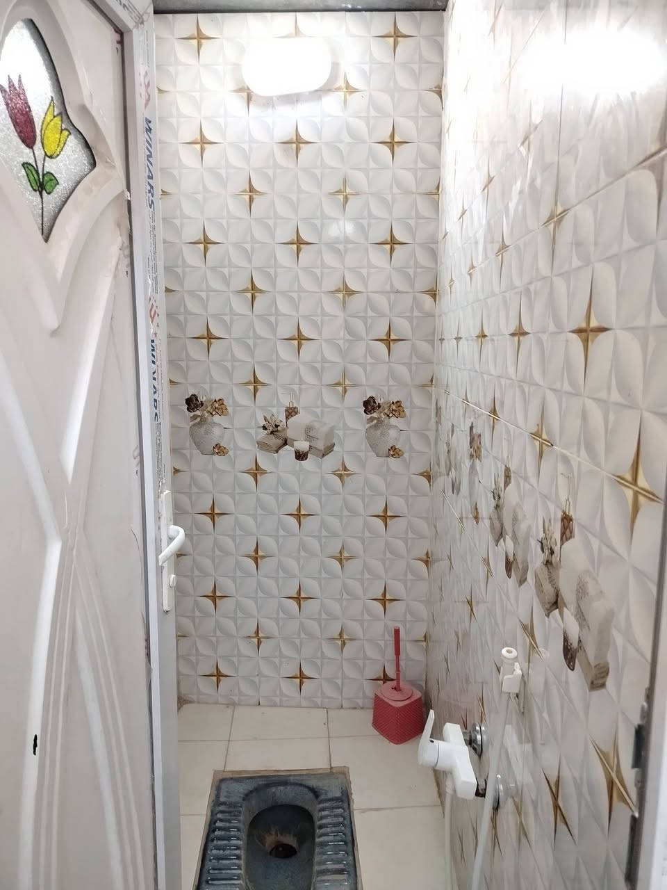 دار ٨٥ م تجعيب طابوك بناء بلوك عكاده سيراميك الجدار ارضيه بورسلين سقف ثانوي عنوان شارع علكم نهايت شارع حاتم الخير سعر ٢٩ وبي مجال ***********
