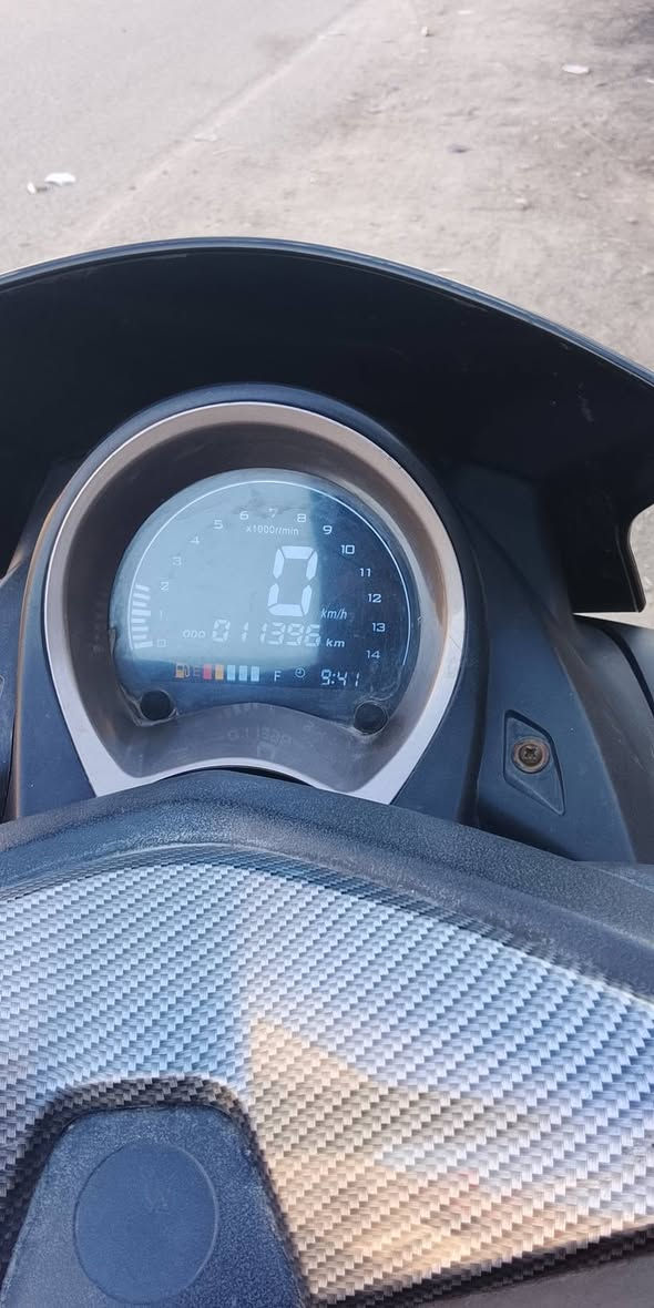 دراجه للبيع ان ماكس  دراجه كلشي مابيها مكينه مشي نهضه سعر 800وبي مجال ***********
