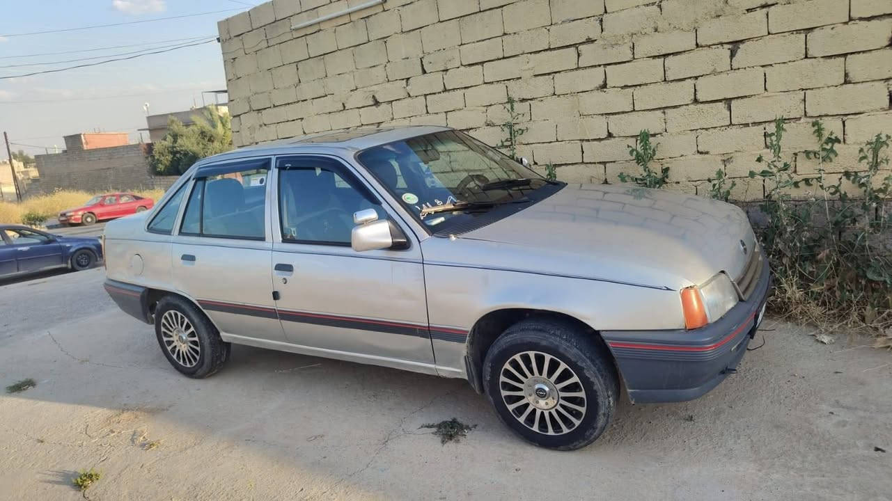 كاديت حجم 16
موديل 91
سنويه عظم رقم أجنبي 
مكينه وگير شرط 
صبغ جمالية بلا ضرر
ستيرن بور باتري جديد كهربائيات كلها شغاله دوشمه جديدة جامات كهرب 
سياره جاهزة وشرط من الدعاميه الدعاميه
للتواصل الاتصال عل الرقم ***********
