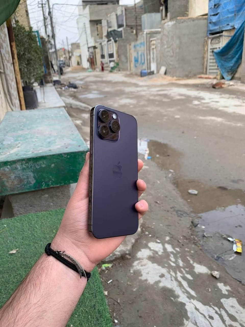 للبيع جهازين ايفون - بغداد مدينة الصدر
الاول: 14 Pro Max

- الذاكرة: 256GB

- البطارية: 87% مال تفصيخ شحنته يوم كامل

- النضافة: 100% مابي زلغ 

- الشاشة: 3 خيارات مستبدلة

- الحالة: كله شغال 100% 

  كامرات✅ اتصال✅ سيمكرت✅ فيس ايدي✅ واي فاي✅

- السعر: 575الف وبي مجال

- شرط النضافة: تجي تفحص على راحتك

الثاني: 13 عادي

- الذاكرة: 128GB  

- البطارية: 64% شحنته زينة

- اللون: نيلي - شرق اوسط

- الشاشة: 3 خيارات تجارية

- الحالة: كله شغال بدون عطل

  اتصال✅ سيمكرت✅ فيس ايدي✅ كامرات✅

- السعر: 250 ألف وبي مجال

*ملاحظات*: مراوس موجود - متواجد واتساب بكل وقت

*للتواصل*: ***********
