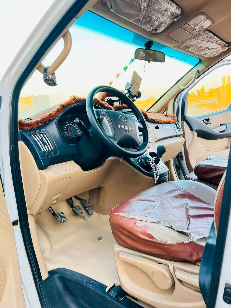 السلام عليكم 
ستاركس للبيع 
موديل 2019
ماشيه 121الف 
كفاله عامه 
من الدعايمه لدعاميه
كلين 
الاستفسار اكثر اتصل ***********
