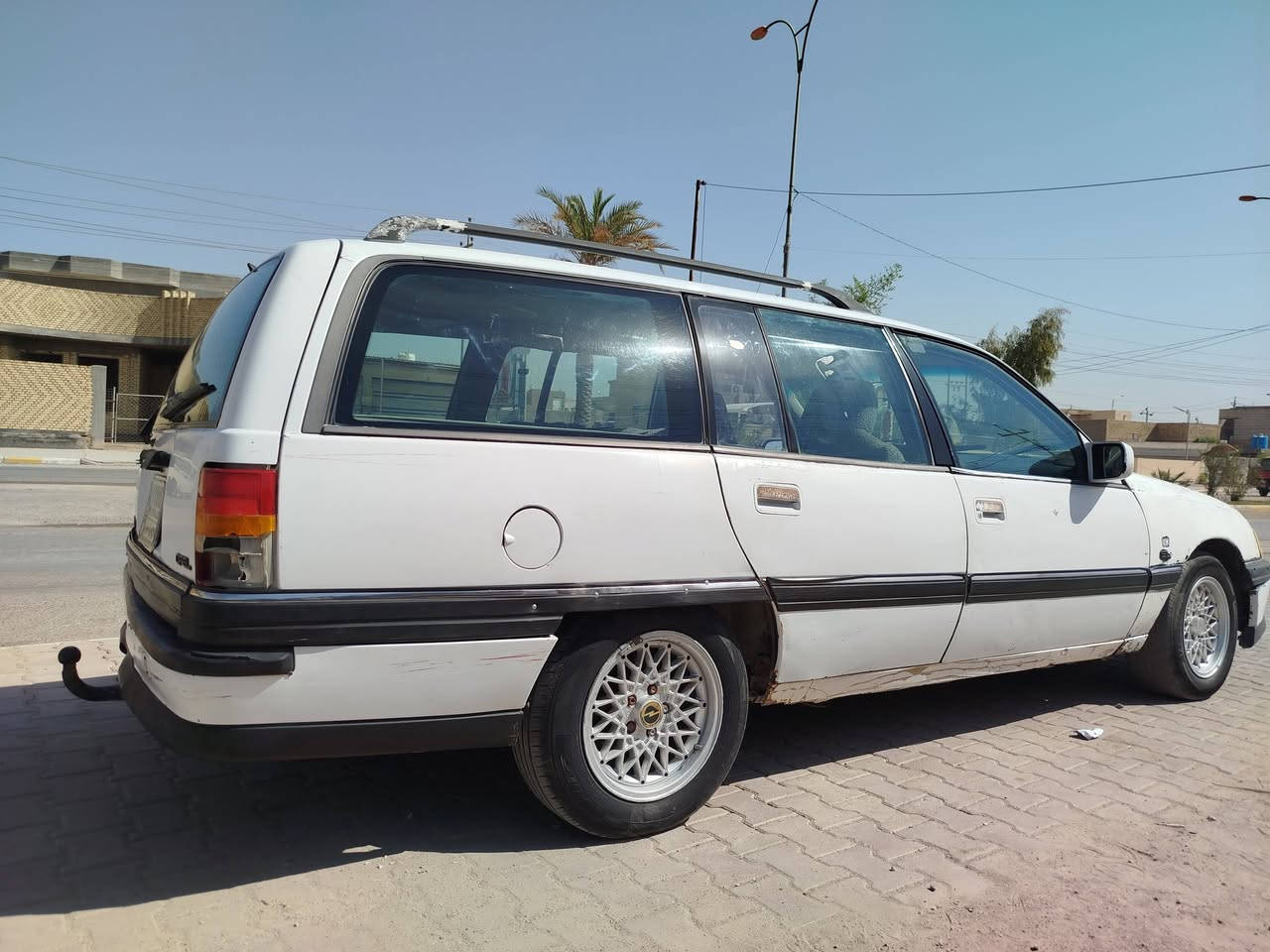بسم الله الرحمن الرحيم
اوبل اميكا 93 رقم انبار صاحب السيارة يريد تحويل من سكنة الدوز 
تفاصيل السيارة كله واضحه بالتصوير اما المحرك بيه تبخير قليل جدا بدون تنقيص  كير اكسن مابيهن شي تخم تاير 
يحتاج ترتيب للسيارة جانت عند واحد هامله بيه نواقص بسيطه جدا 

عنوان السيارة ذي قار ناصرية مركز 
السعر 25 وبيه مجال بسيط 
***********

