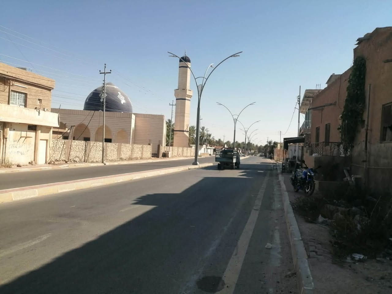 بسم الله الرحمن الرحيم 
عقار تجاري للبيع في قضاء حديثه (بني داهر ) مقابل جامع بني داهر 
مساحه ٣٩٥ طابو صرف تحويل مباشر السعر وباقي التفاصيل خاص  
للاستفسار 
***********
او مراجعه المكتب 
حديثه _ الحقلانيه _ فلكه جسر حجلان مجاور صريفه رياض
