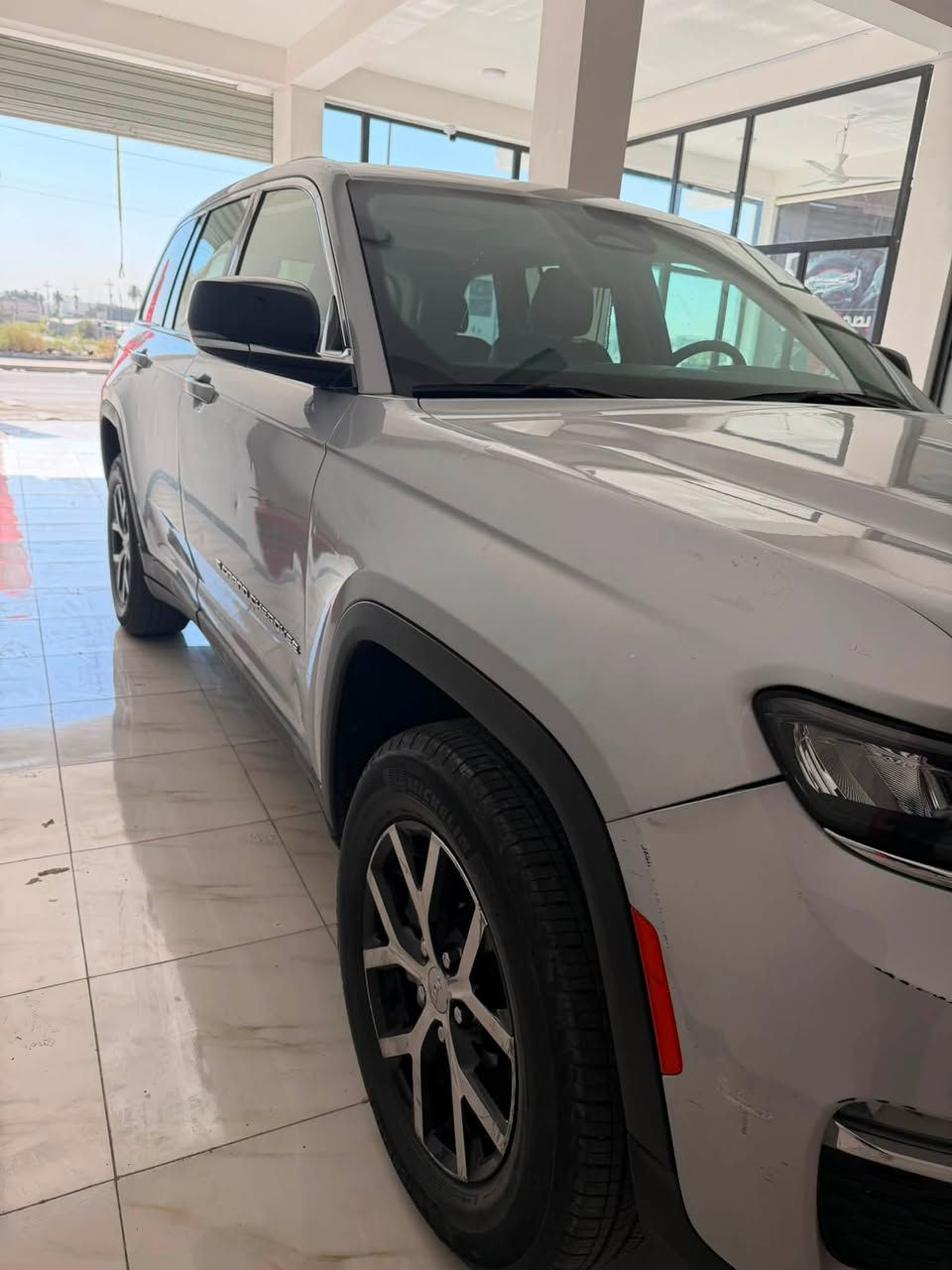 🚨 جراند شيروكي 2024 Limited | وارد أمريكي 🇺🇸
• 4×4 فور ويل
• ماشية 60 ألف كم
• فول مواصفات
• رقم بغداد
• حادث جانبي — تبديل بابين وجاملغ
• 3 رصعات بالباب عكس السائق
• رصعة خفيفة جداً بحافة البونيت
• السيارة نظيفة كلش وما بيها نقص

💰 السعر: 290 $
🤝 مجال بسيط
بيع او مراوس 

📞 ***********
