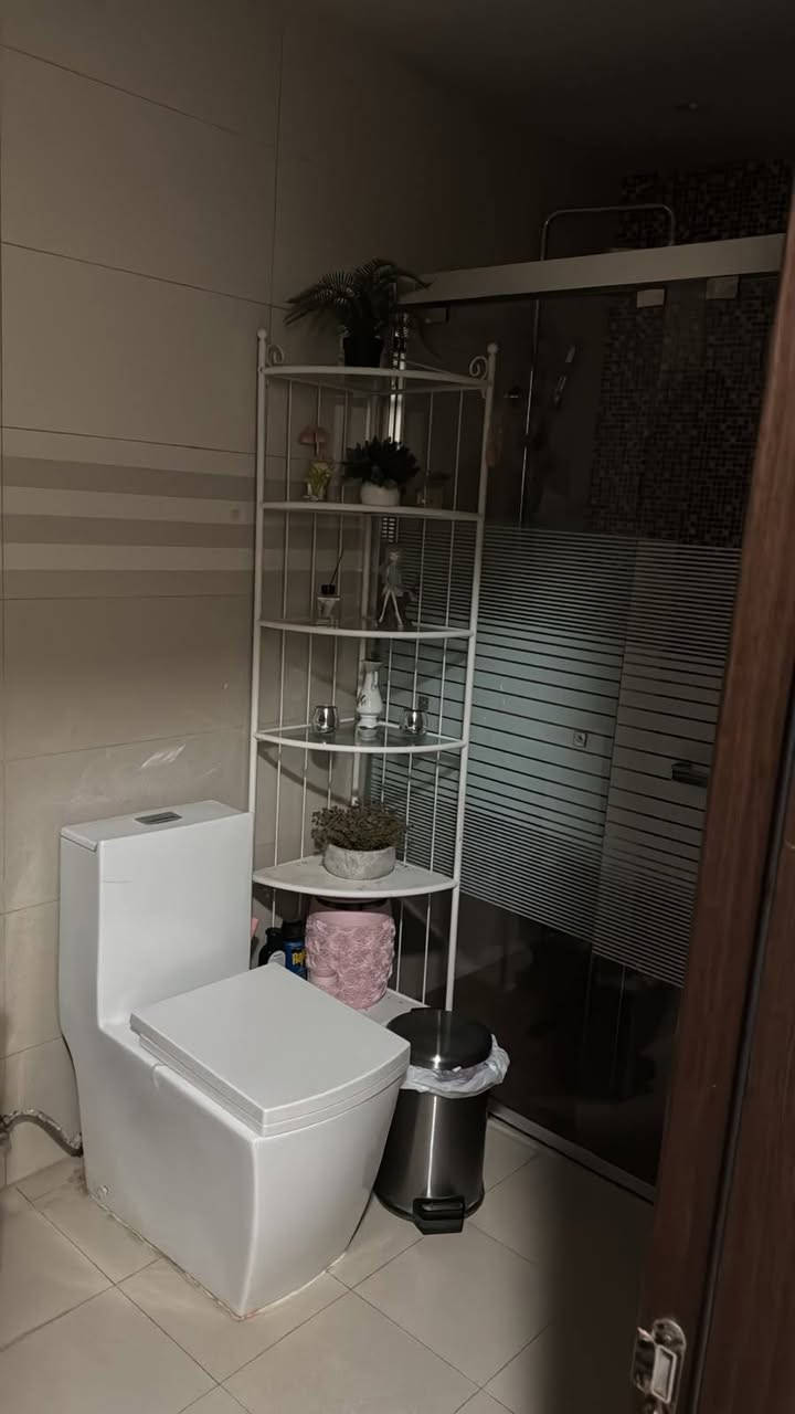 بنايه
طابق ٩ 
مساحه ١٧٣ متر 
فارغه بدون اثاث
280,000$
بيع مستعجل التواصل مع رقم*********** يوجد واتس

