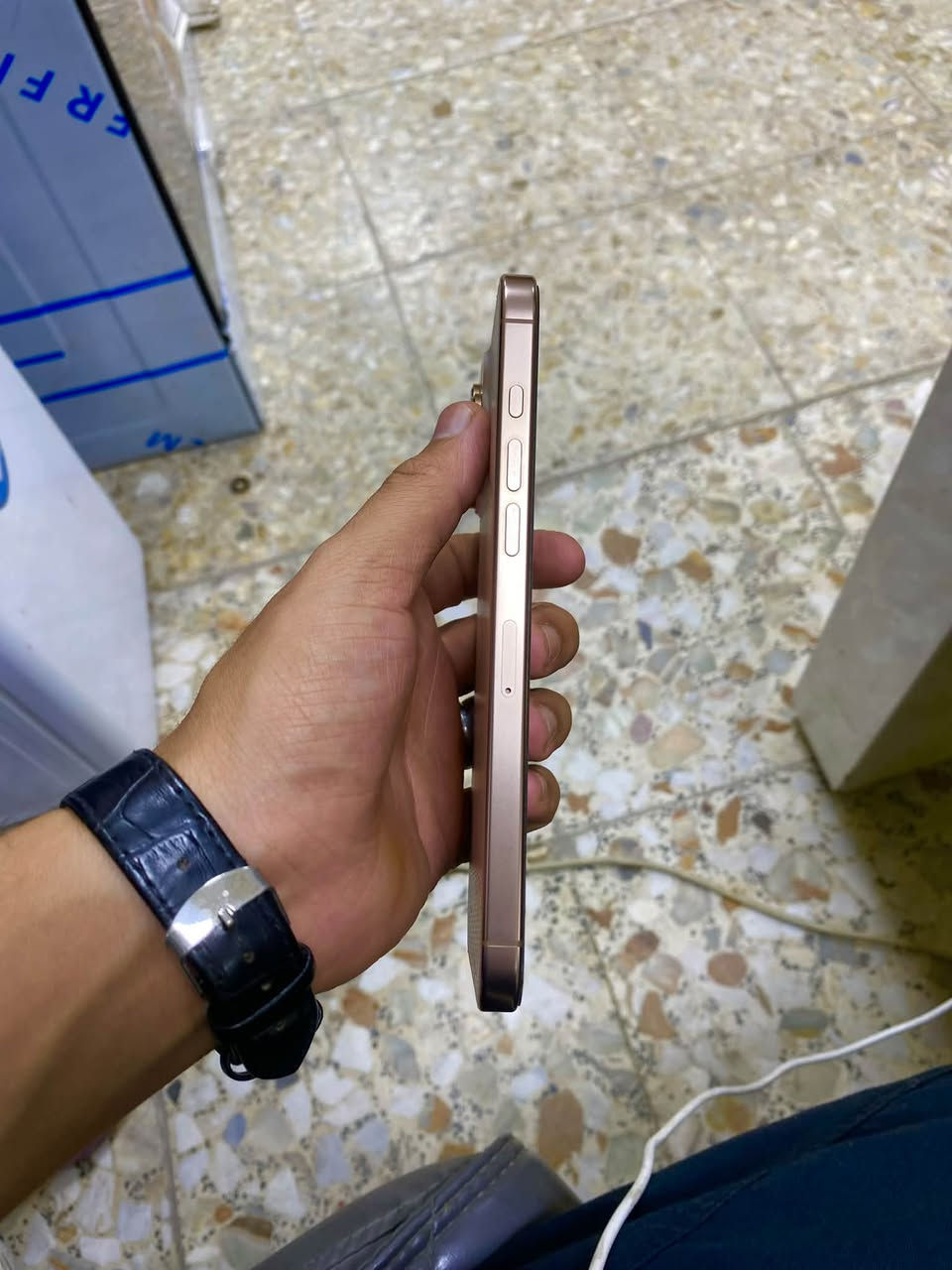 📲 للبيع iPhone 16 Pro Max
🗃️ الذاكرة : 256GB
🔋 صحة البطارية: 91%
✅ الجهاز نضيف جداً
🛡️ مكفول من كلشي
📦 ملحقاته كاملة
📍 المكان: بغداد

السعر:1350 
مليون و350

📞 ***********
