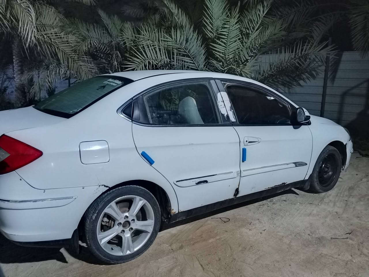 السلام عليكم بيع مستعجل سياره شيري A3 مديل 2013 
رقم سنويه جديد 2030 تحويل ثاني يوم سياره شغاله يحتاج الهه ترتيبات لئن متروكه فتره بسعر 35 بيهه مجال للشراي عنوان البصره ابو الخصيب واتساب ***********
