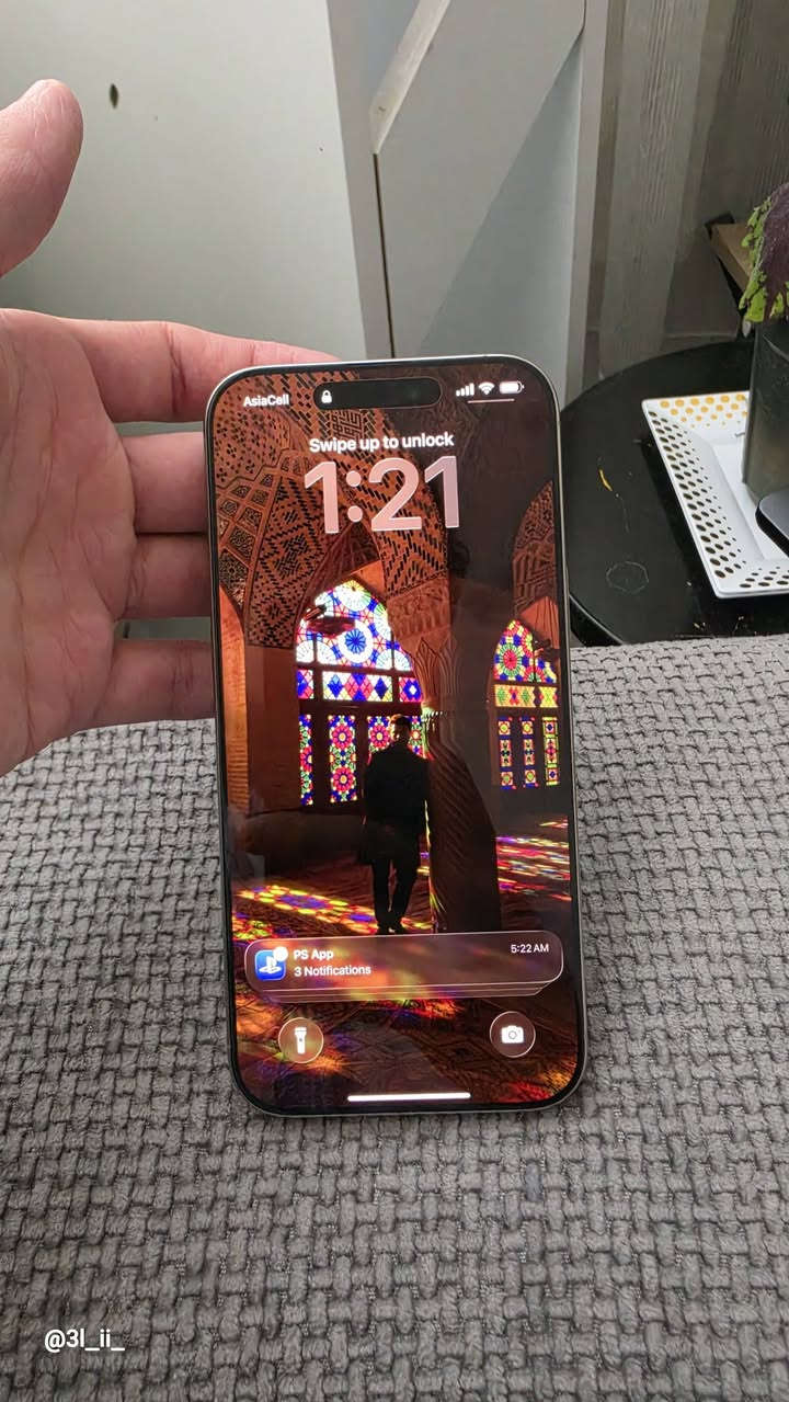 IPhone 16 pro max للبيع
للبيع ايفون ١٦ برو ماكس البطارية ٩٠ 
نظيف ما بي شخط 
ملحقاته شاحنه و الكارتون مالته
السعر مليون و ٣٠٠ وبي مجال بسيط 
مكاني البصرة التنومة 
***********
