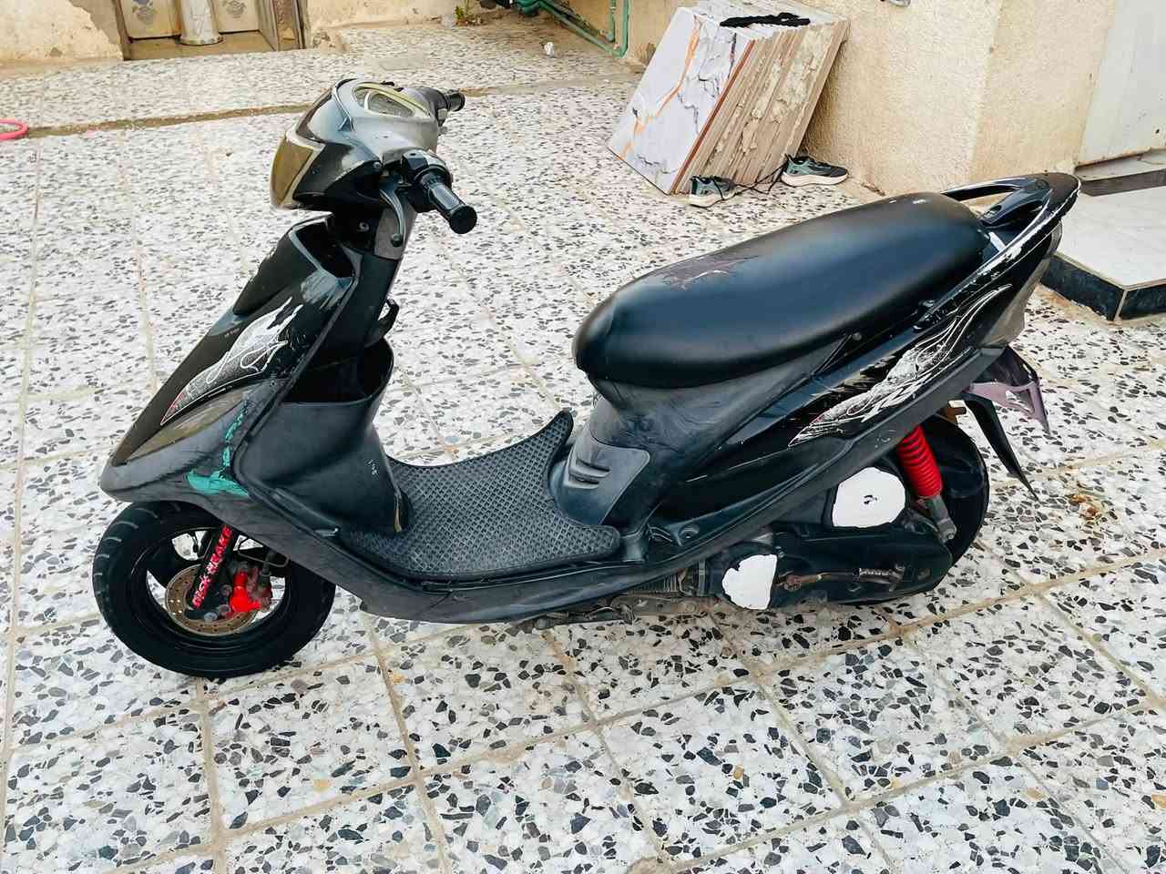 سلام عليكم دراجه ماكس البيع 49 بلادي 
العنوان واسط قضاء نعمانيه سعر 550 وبيه مجال 
رقم ***********
