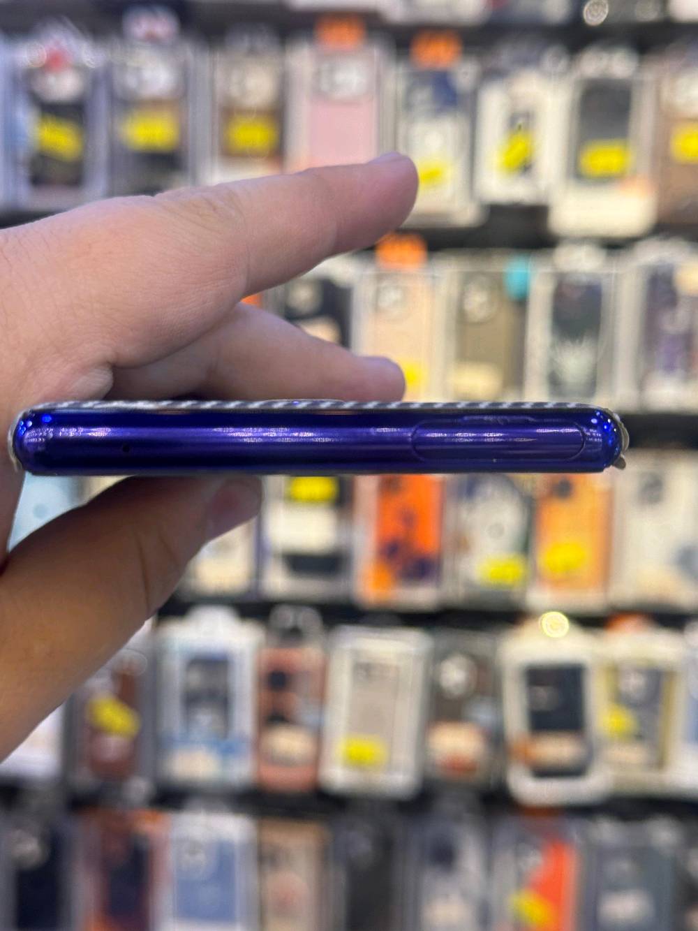 ​🔥 للبيع Sony Xperia 1 🔥
​الذاكرة: 64 جيجا.
​الشاشة: 4K OLED.
​الكاميرا: ثلاثية احترافية.
​التصميم: تغليف كاربون فايبر.
​💵 السعر: 175 ألف (وبيه مجال للشراي).
​📩 للتواصل راسلني خاص