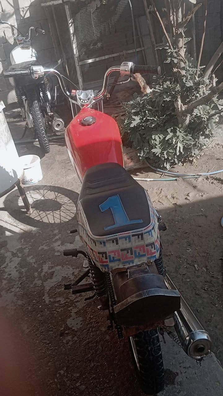 نامه للبيع او مراوس اوراق 7 غراضه 25 شاصي21 حلوه وكاعده شراي بي خير ويدلل موجود عل خاص ولي حاب هاذه  رقمي***********
