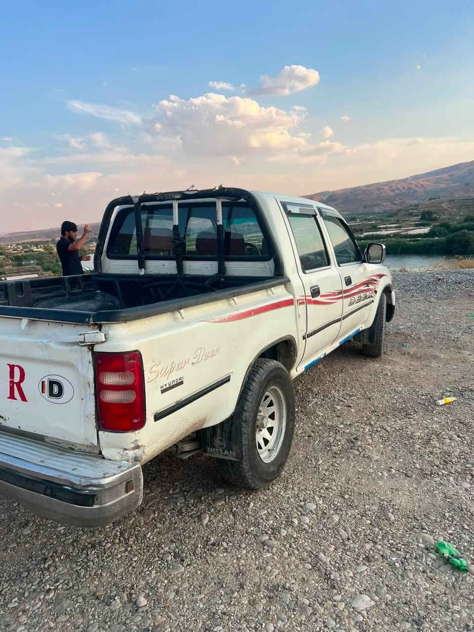 پیکاب دێر
مۆدێل ٢٠٠٨
گێڕومەنیکە ئەکسل بەشەرت
زۆر جوانو پاکە
نرخ ٣٥ کەمێ مەجال

شوێن تەق تەق
       ژم ***********
