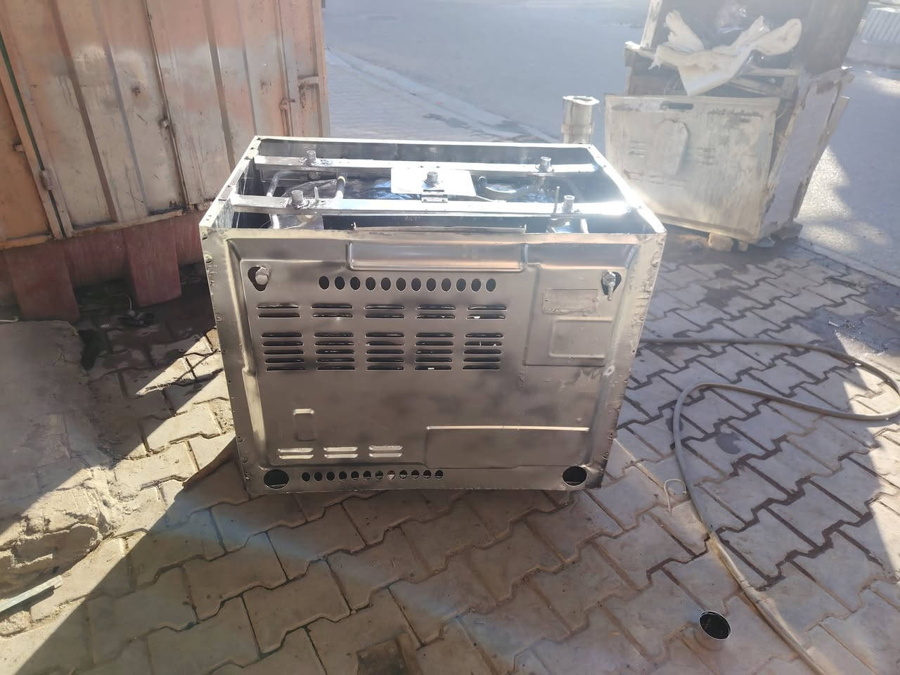 ورشة الحسنين لصيانة الطباخات 🛠️ بأحدث الطرق الحديثة تجدونها عندنا! 🛠️ 🌟 شعارنا: نحن لسنا الأفضل، ولكننا متميزون! 🌟 👷‍♂️ تصليح الطباخات المصرية والإيطالية، القديم والجديد. #دز_طباخك_قديم😳🙃 #تستلم_طباخك_جديد 🥰💞 #تنظيف_بوليش_تلميع_تجديد القديم والجديد 📍 طويريج، حي العسكري، شارع المصتوصف. لدينا جميع المواد الاحتياطية الأصلية. للاستفسار، راسل الصفحة أو الاتصال على الرقم: *********** بإدارة حسنين عادل.
