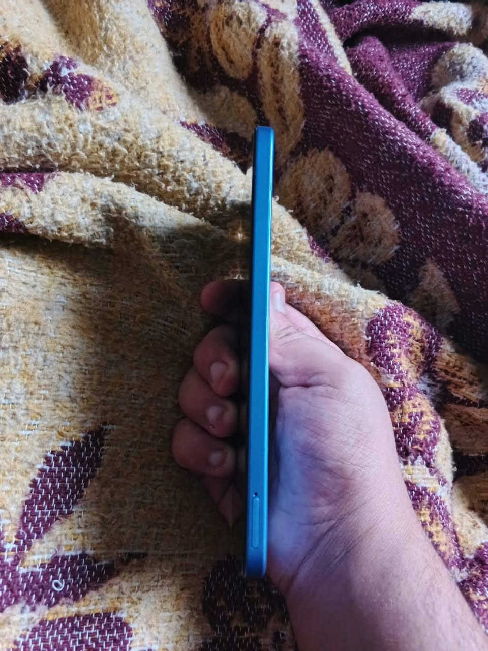 سلام عليكم ورحمه الله وبركاته اخوان هذا التلفون للبيع نضيف مستخدم شي قليل اسمه ريلمي ذكره 256جهاز نضيف سعره 180الففف او بي مجال للاستفسار الاتصال على الرقم ***********الرقم بي وتساب
