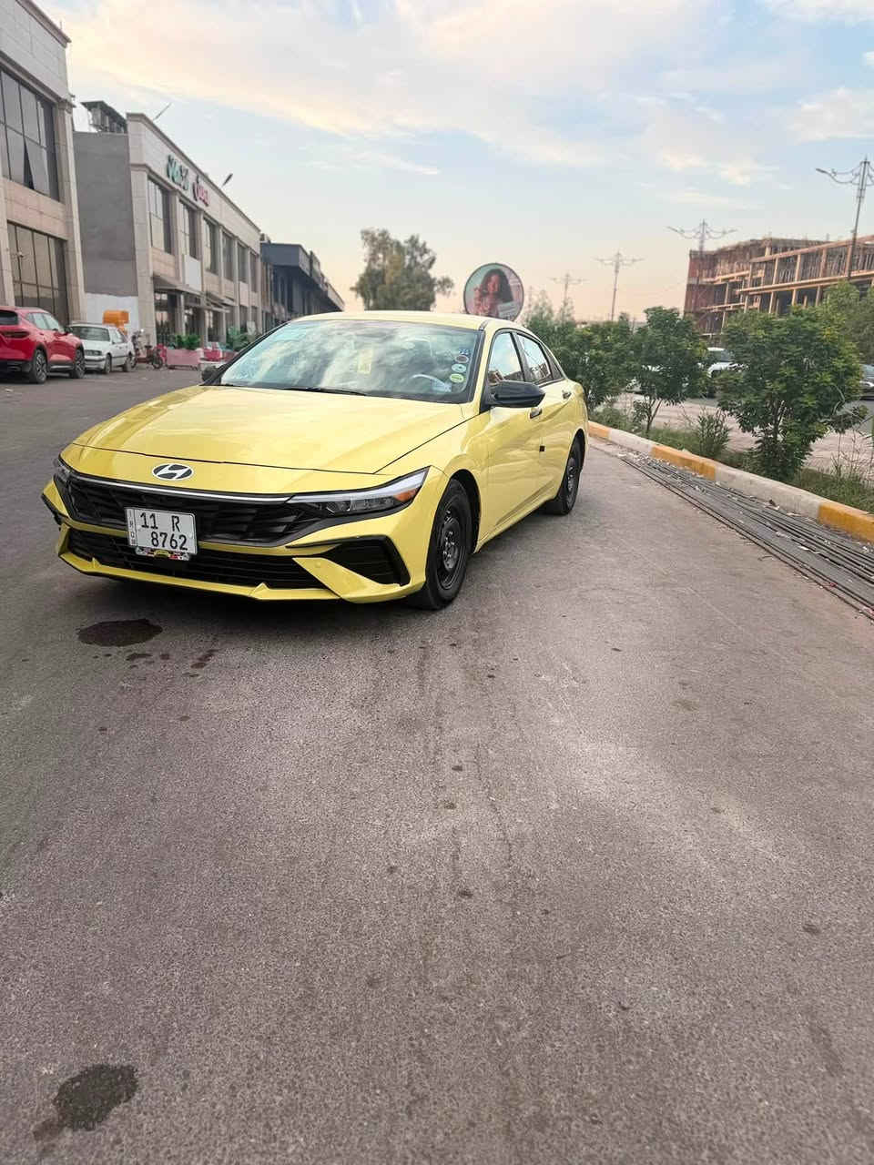 السلام علييكم عندي النترا للبيع موديل ٢٠٢٥  دخول جديد مرقم بغداد بسمي ماشية ١٩ حادث سيارة فقط تبديل جاملغ بدون دواخل مكينة ٢٠٠ دوش دوشمة عامة جديدة تخم تاير تخم ويل سيارة متعوب عليها صور حادث مرفقة بل منشور السعر ١٤٨ وبيها مجال موبايل ***********  مكان سيارة ديالي بعقوبة

نص مكتوب في الصور:
- 4 / 16 CARFAST CAR FROM USA Make, Model, VIN or Lot No. Archived Lot. Auction ended on 12.03.2026 Car from USA -Car Auto Auction -Hyundai -Elantra -2025 CARFAST CAR FROM USA Video
- 6 / 16 CARFAST CAR FROM USA Make, Model, VIN or Lot No. Archived Lot. Auction ended on 12.03.2026 Car from USA -Car Auto Auction -Hyundai -Elantra -2025 CARFAST CAR FROM USA Video