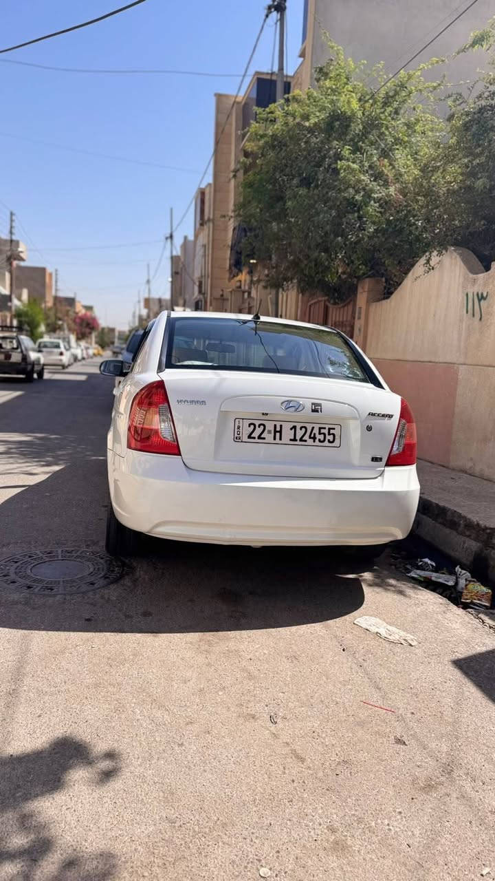اكسنت ٢٠١١ خليجي على وضع الشركة بدون صبغ بوند مبدل بسبب استيكر شعل الصبغ وبدلتو  والصور القديمة موجدة بيها بارد بسيط باب النفر وبلجاملغ الامامي ماشية ١٦٠محرك ١٦ فيفي تي المرغوب السعر ٩٥استفسار 
***********
