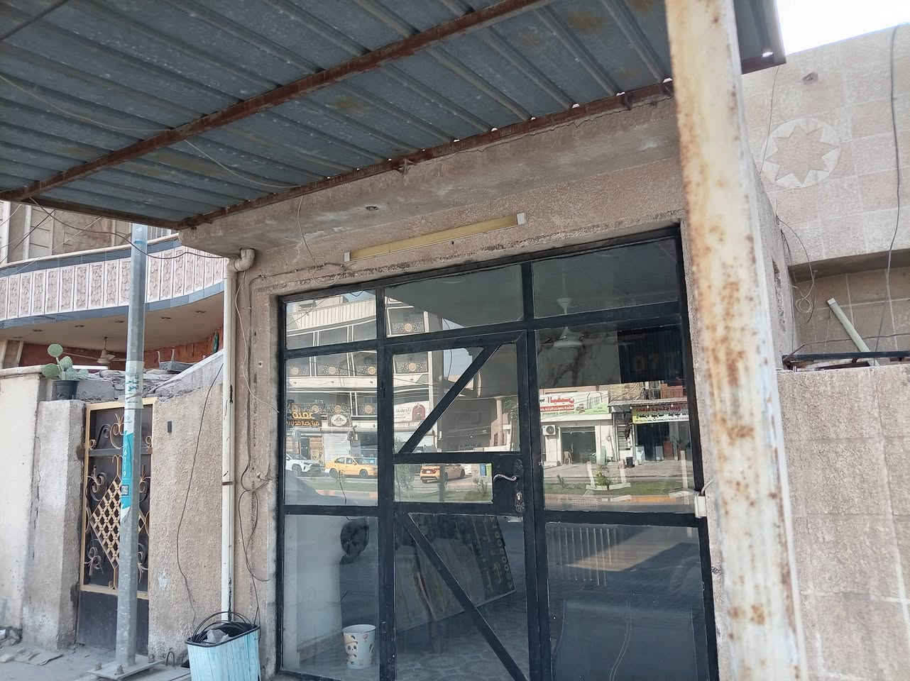 مساء ورد 
بيت بيع مساحه 250 
بي محل و مشتمل معزول تام 
حي جهاد شارع 40 
تواصل ع رقم 
***********
