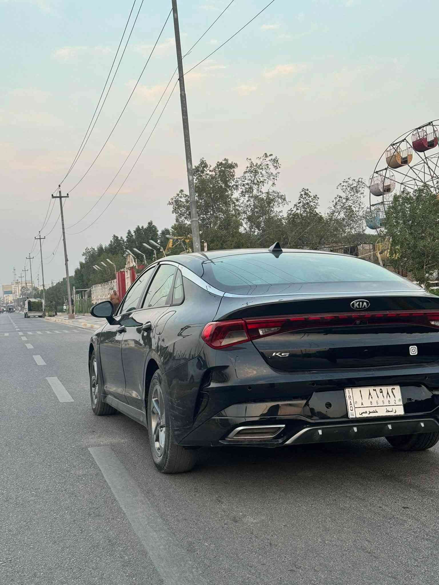 اعاده النشر بسبب الوعود الكاذبه. 
يخوي مو شراي لا تعبني ولا ضل تعامل 

للبيع: Kia K5 موديل 2021 (فئة LXS) فول ماعده  البانوراما وارد امريكي  رقم واسط معوقين اقل سنه وصير حره حتدثها قبق جنطه فقط ومبدل وكاله من الشركه  مكانها واسط نعمانيه السياره مكفوله ماعده الجنطه مبدله صور الحادث بلمنشور

السعر 120 وبيها  مجال للشرايه 

او مراوس بسياره عاليه. او جارجر 
🚗 المواصفات الأساسية:
 المحرك: 1.6 لتر تيربو (نشط وقوي واقتصادي بنفس الوقت)، بقوة 180 حصان.
 ناقل الحركة: أوتوماتيك بـ 8 سرعات لراحة القيادة وسلاسة الغيارات.
 نظام الدفع: دفع أمامي (FWD).
🛡️ أنظمة الأمان والراحة:
 نظام الحفاظ على المسار والتحذير من الاصطدام الأمامي.
 نظام مراقبة النقطة العمياء والتنبيه عند الرجوع للخلف.
 شاشة لمس قياس 8 إنش تدعم Apple CarPlay و Android Auto.
 مقاعد قماش مريحة جداً مع تكييف ممتاز وفتحات تهوية خلفية.
 أنظمة قيادة متعددة لتناسب كل الطرق.
✨ حالة السيارة: السيارة نظيفة وجاهزة للاستخدام وما بيها أي نقص.
📞 للاتصال والاستفسار:
يرجى التواصل على الرقم: [***********] أو عبر مراسلة الصفحة.
