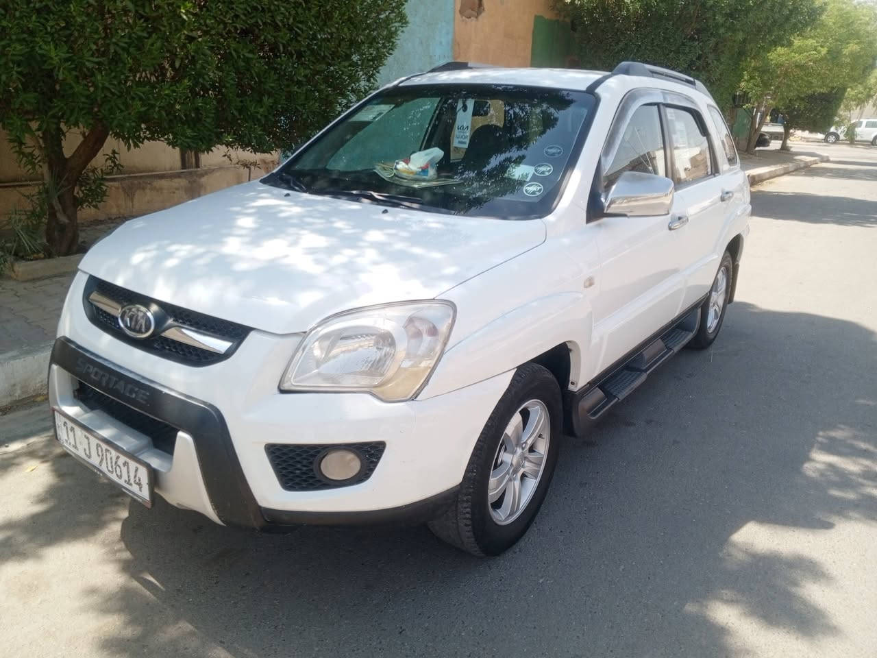 السلام عليكم 
كيا سبورتج 2009 خليجي صبغ شي قليل بدون دواخل بشرط قبغ جنطه وجاملغ وجاملغ ثاني شي قليل بشرط قيطان شركه بعده ما ملعوب بي وسونار بالمنشور 
 المكينه بلاد تخم تاير صدر جديد تبريد ثلج جاهزه سياره رقم انكليزي بغداد تحويل ثاني يوم 
السعر 105ومجال 
العنوان هيت
***********
