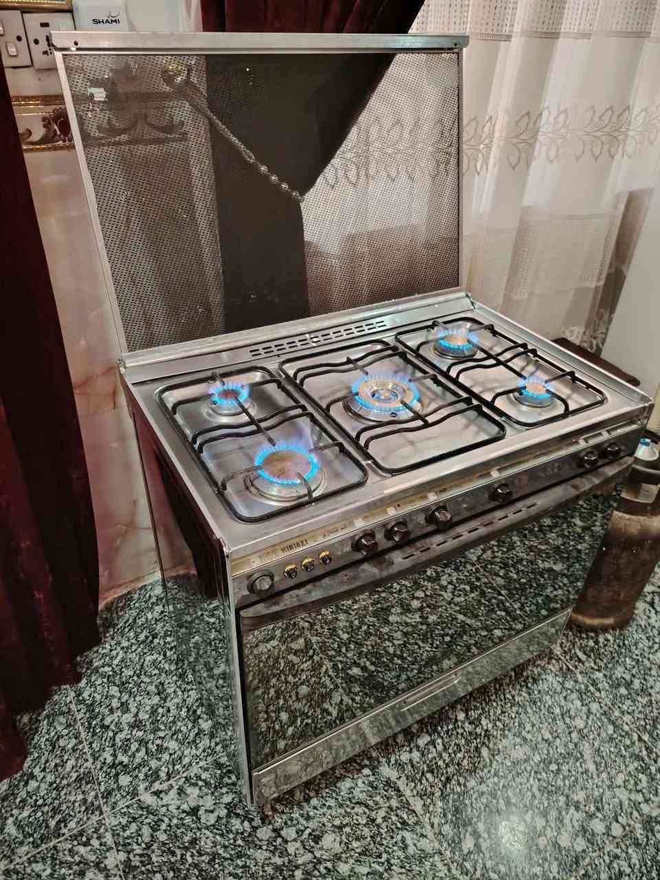 السلام عليكم طباخ مصري كريازي للبيع خمس مشاعل نضيف جدا تجي تفحص وتاخذ نار 🔥 افران كله فول♨️ داخل خارج نضيف💯 العنوان بابل مركز هاتف 📞 ***********

