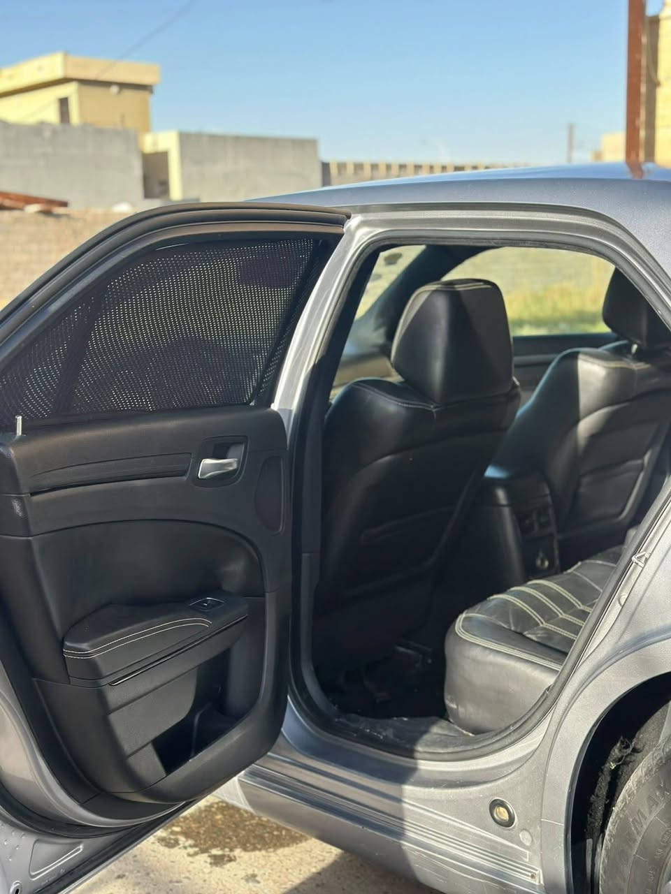 السلام عليكم
اوباما S300 ادوات ادوات 

موديل 14 محدث 21 

محرك شرط (3600)

كير شرط ( كير طياره )

تدفئه تبريد 

تحكمات سترين 

فول 1/1 

السياره جديدة احلى من الصور  

السعر (58) وبيها مجال قليل 

هاتف 

***********
