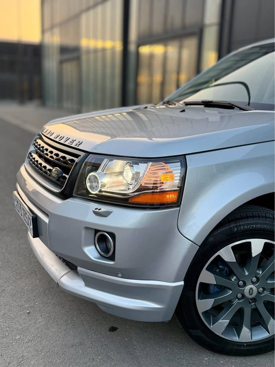 لاند روڤر LR2 • ٢٠١٣ • ١٠٨٠٠٠ كم
