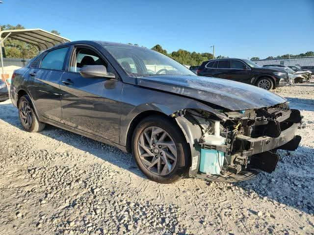 سلام عليكم
النترا موديل 24 نص فول لون زيتوني وارد امريكي حادثها جاملغ ايسر سيارة مكفولة من الصبغ والتكحيل مع أضافة منظومة غاز ماشية 32mile مكان سيارة بغداد الجديدة رقم بغداد  

سعر السيارة 159 وبيها مجال بسيط 

للاستفسار ***********
