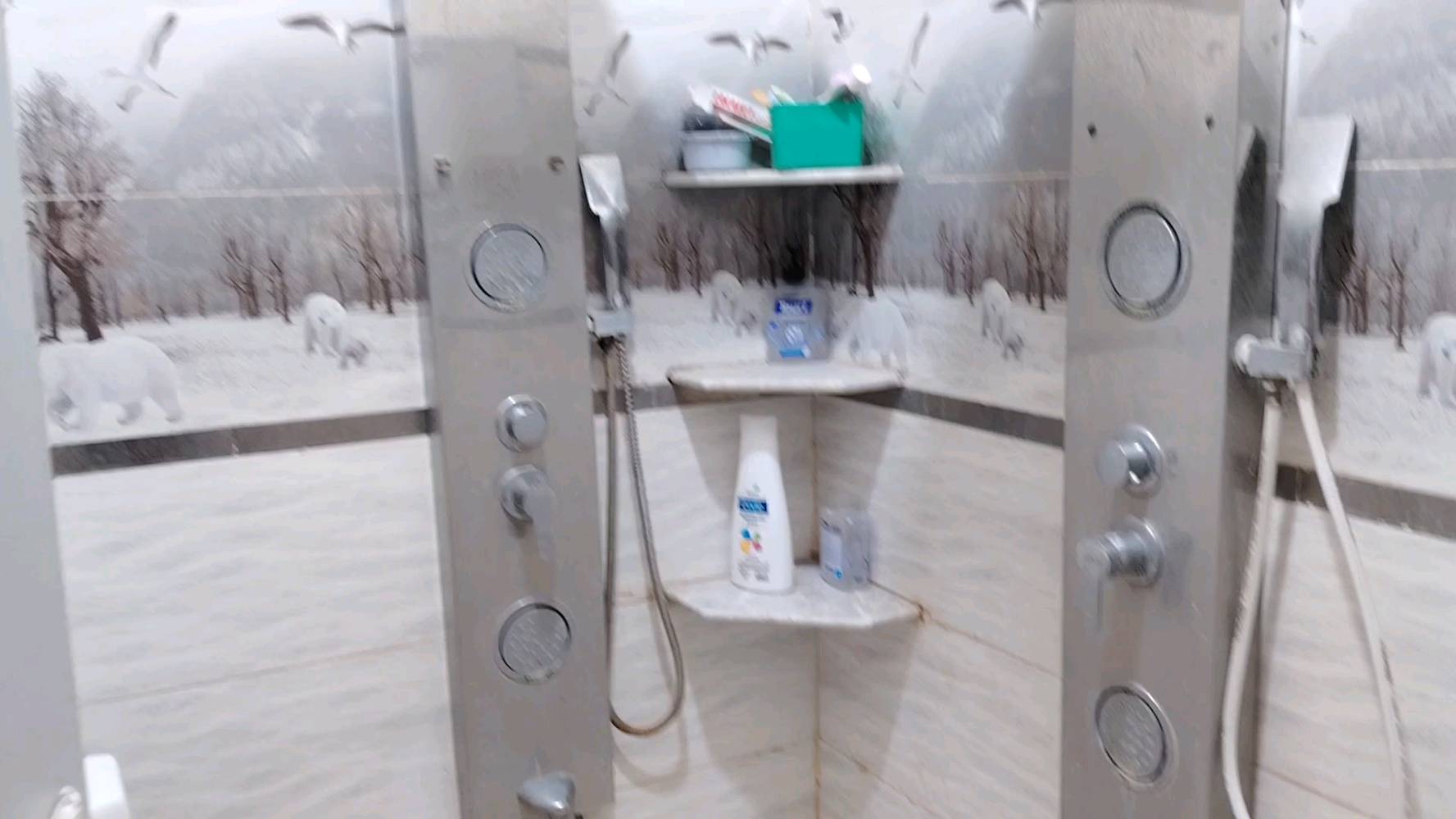دار رقم معاملة كامله وتقييم كامل المساحة 200م البناء طابوق وصب كونكريت طابقين بناء جديد 2024 العمارة حي الغدير الثانية قرب شارع 20 يتكون من اربع غرف نوم و استقبال عدد2 ومطبخ عدد2 وصالة عدد2 وصحيات عدد4
السعر 140 قابل للتفاوض يرحم والديكم الي ماعاجبه السعر خل يعبر المنشور جزاكم الله خير الأستفسار *********** او ع الخاص