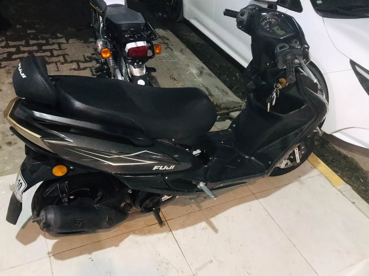 متاح سكنس يابني رمبه شرط صبانه ما مطخوخ كهربائيات كامل شغال سلف هندر كنترول تشغيل عن بعد وياله عدله تايرات جدد دراجه متروكه س 550 وبي مجال شراي تفضل خاص او تصل وتساب هم موجود 

‭***********‬
