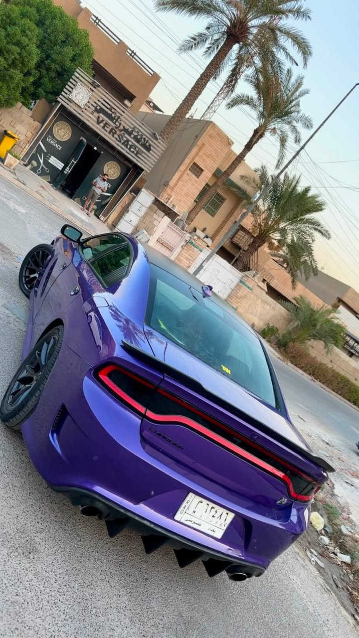 جارجر سكات باك ٢٠١٨ لون بنفسجي مميز مواصفات السكات المعروفه من شاشة كامرة، حساسات ورادارات جانبيه شفتات ستيرن كشنات حظن كهرباء ، غرفه داخل احمر ، سماعات بيتس ويل هلكات اصلي عليها بلكات ريسنك NGK  وبرمجه كاملة وتفريغ يم مصطفى ايكل ، ماشيه ٦٠ الف كيلو .. حادثها بنيد مبدل اصلي ومصبوغ والجاملغ نفسه بارد السيارة قطعه وحده صبغ فقط البنيد .
السياره جديده كلش وجاهزة مسويلها ادامة كامله للمحرك وللصدر قبل فترة بسيطه والسعر 185 وبيها مجال مكان السيارة زيونة .
***********
