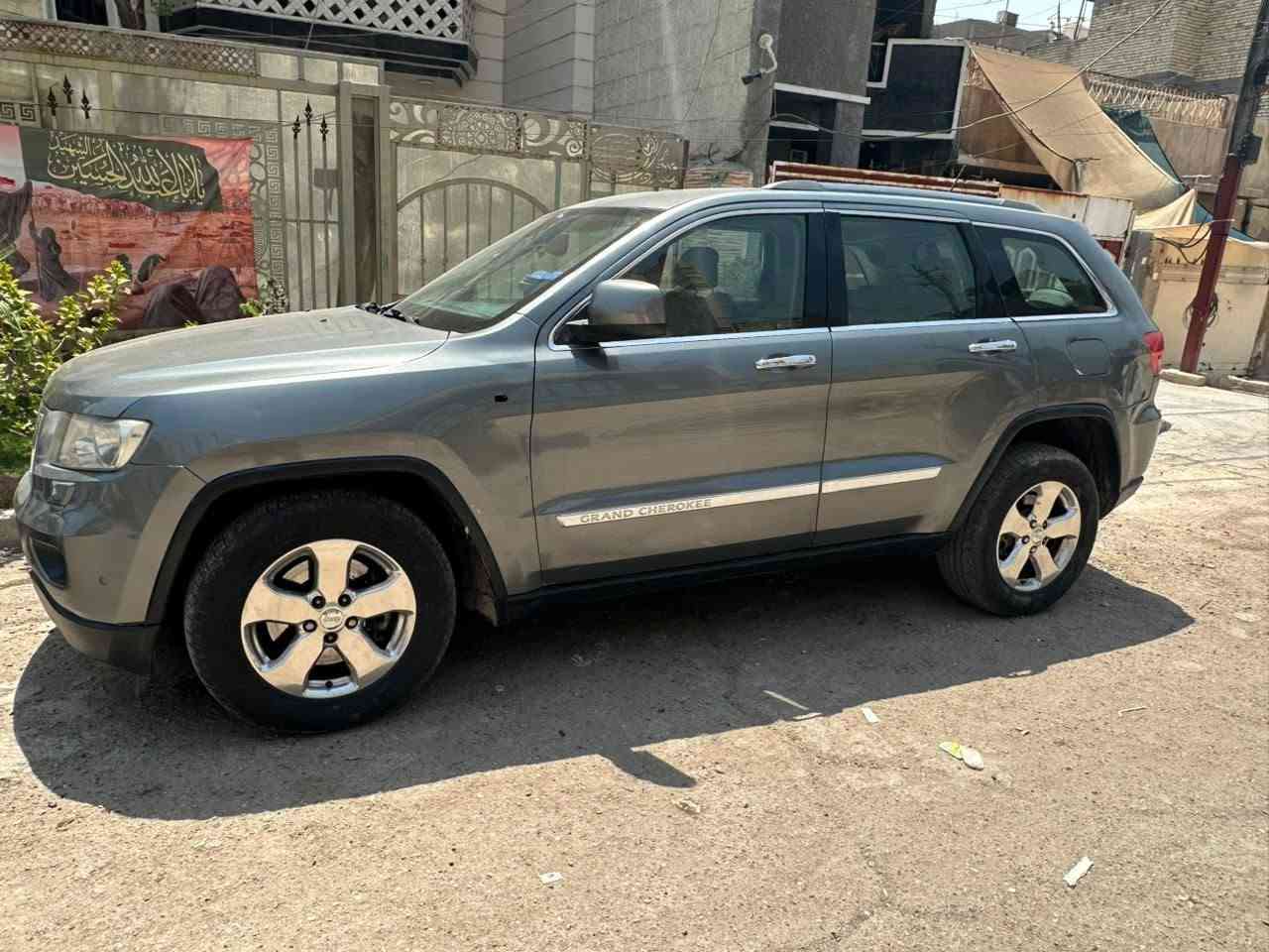 سلام عليكم جيب لاريدو ادوات  ادوات ادوات 
موديل 2012
دخول جديد 
فول مواصفات  فتحه كشن كهرباء  تبريد  مفوله 
 السعر 62   وبيهه مجال حك الجيه 
 العنوان بغداد 
 الاتصال ***********
