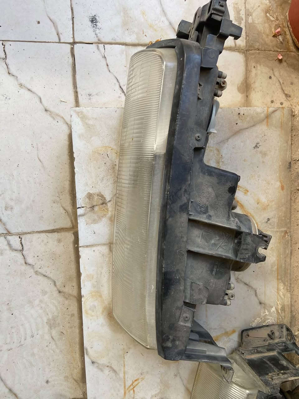 لايتات مازدا 626 للبيع
*********** 
الموصل
