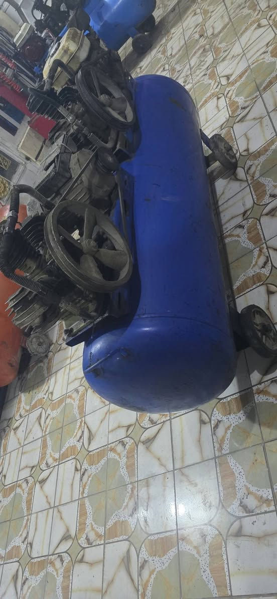 كنبريسر للبيع حجم ٤٠٠ عل فحص صناعه تركي مجموعتين بي مجموعه كهرباء سنكل وتاروسه تلاثه بستم ومجموعه بانزين تاروسه تلاثه بستم الشراي يجي خاص او ينتصل عله الرقم ***********العنوان حله الشراي ينتصل ويدلل حلة, بابل
