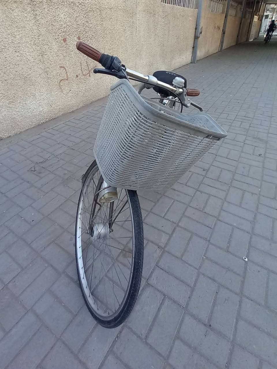للبيع
بايسكل بناتي باله حجم 27 على وضع الشركه كلشي ما مبدل  كير وحساس  النظافه 90% البايسكل بلادي وكامل من كلشي تايرات جوابه كير 6نمر  بريكات كله شغاله سله بلاديه كلشي ما ناقصة 
السعر 100 وبي مجال 
العنوان الدورة المهدية الثانية قرب جامع التقوى 
الاستفسار ***********
