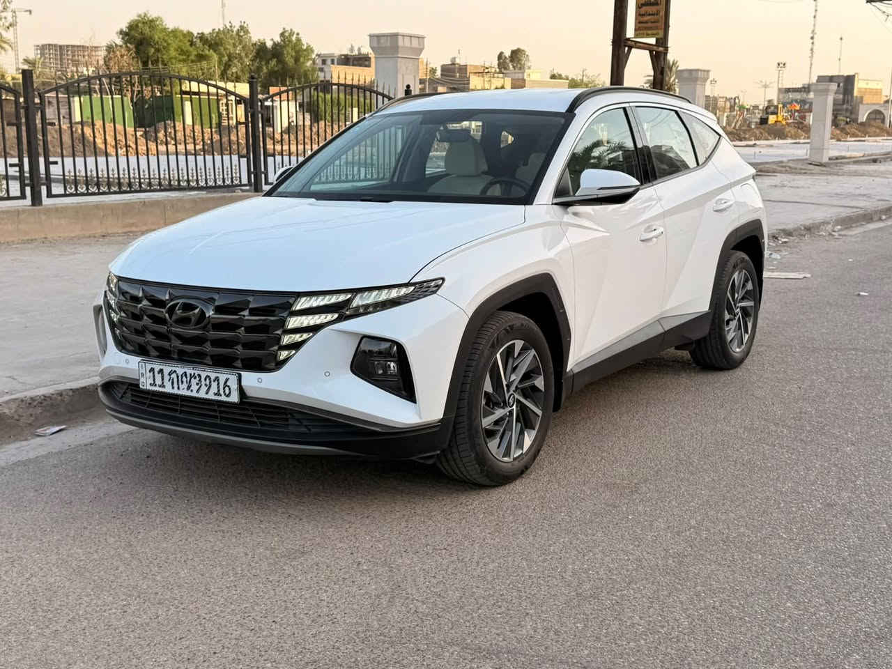 هونداي توسان 2024  خليجي
رقم بغداد 
🛑ماشية ٣٠ الف
مكفولة كفالة عامة عدا شخوط خفيفه بلباب خلفي (مال شجره)
🛑مكينه 2000 دوش 

1- كراسي كهربائي  
2- حساسات امامية خلفية
3 - بصمة تشغيل عن بعد
4 - ويل كروم 
5 - مري شفط 
6 - دخول ذكي
7 - هاند بريك بصمة
8 - ثلاث انظمة قيادة ايكو سبورت نورمال 
9 - شاشة ايباد 
10 - شاحن واير ليس مع منافذ USP إماميه و خلفية
11 - قطعتين تبريد 
12 - تحكمات ستيرن جهتين 
13 - كأمرة دواره
14 - بردات خلفية
15 - مثبت سرعة
16 - لايتات دوارة امامية فول LED

السيارة باسمي والسعر ١٩٥$ وبيه مجال للشراي

للاستفسار ***********
بغداد حي الاعلام
