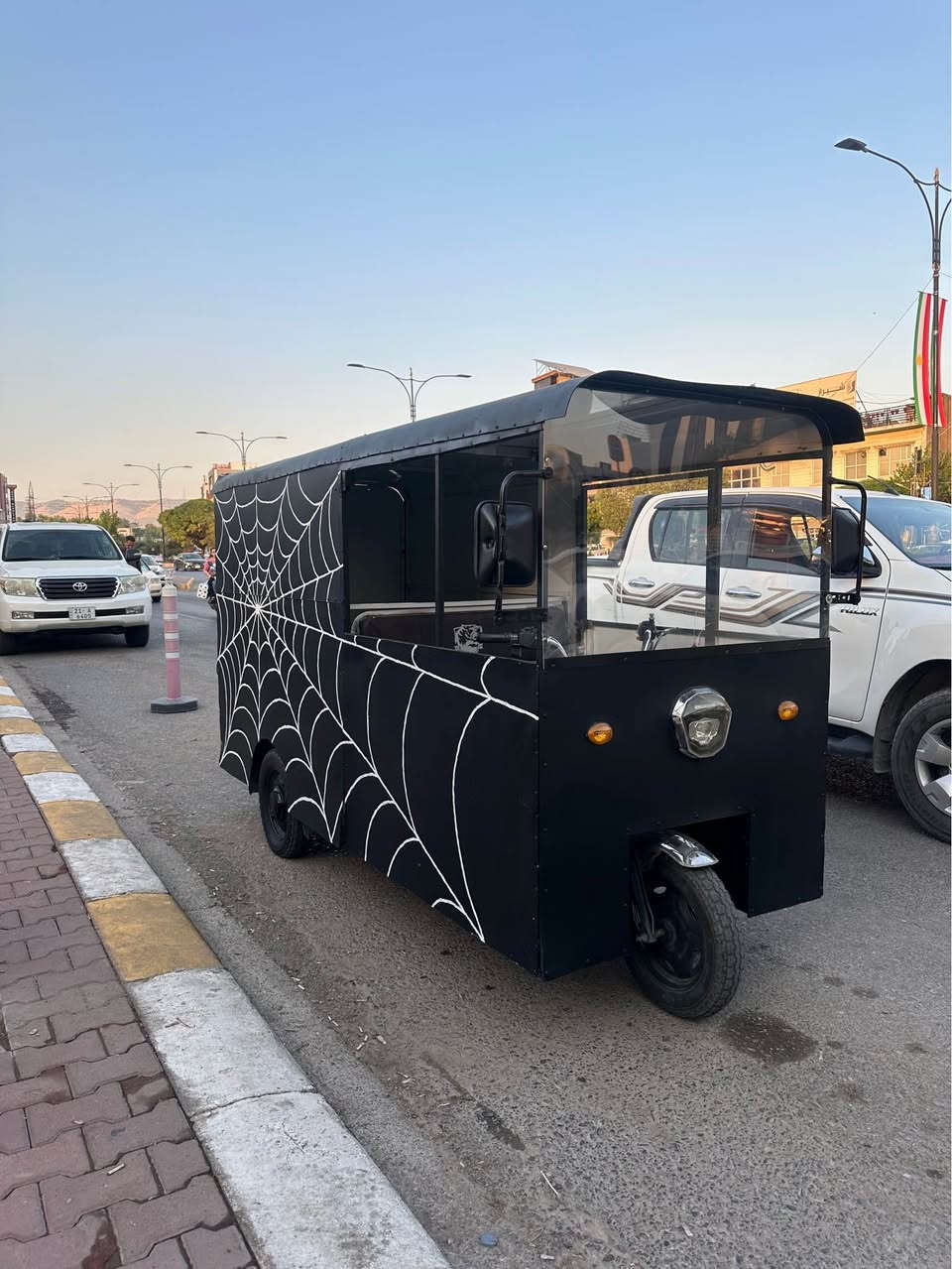 ماتۆری ٣ تایە 

ماتۆری شەحنی ٣ تایە دەسکاری بۆ کراوە کراوە بە ڤانێکی بچوک 
شەحنەکەی بەشی ٢٠-٣٠ کم رۆشتن ئەکات 
هەموو شتێکی مەزبوتە 
نرخی ١٤ وەرەقە و کەمێ مەجال 
*********** السليمانية, العراق

