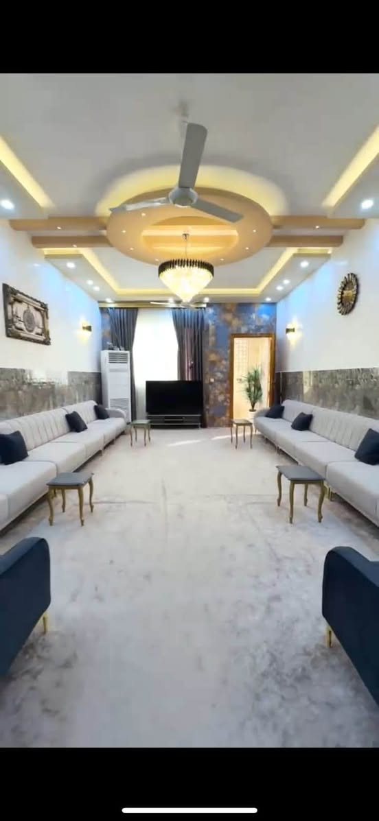 دار 200متر للبيع بناء جديد في النجف حي السلام 
منطقة التصنيع على شارع 15 خلف شارع جامعه سلام خلف التجاري أغلى منطقه في حي السلام الدار بناء الاساس رفت 
الشغل اعلى المواصفات 
الشغل كله مرمر 
اربع غرف نوم سويتات  واستقبال مفتوح على الصاله
مطبخ حار بارد
للاستفسار 
***********
