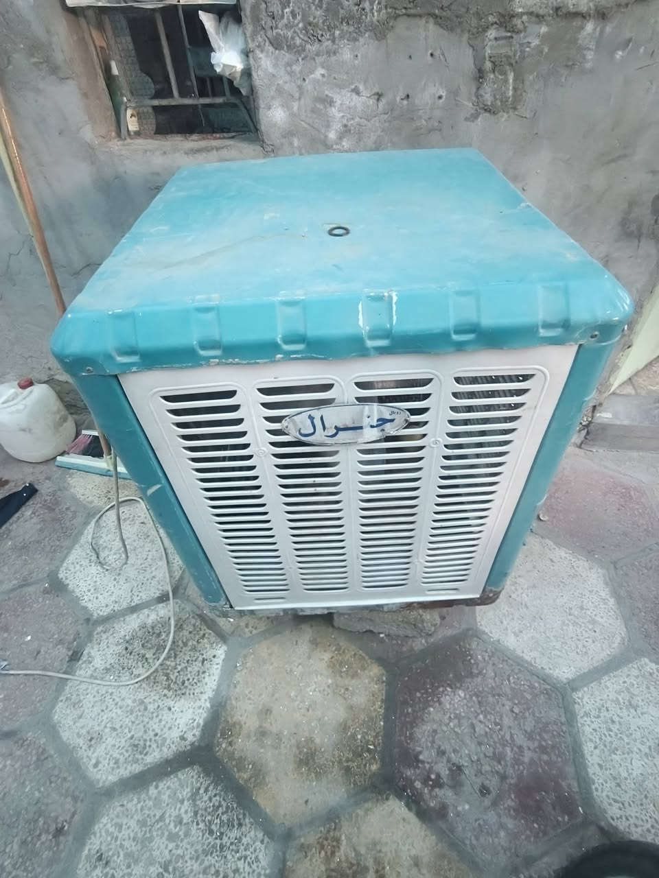 السلام عليكم من رخصت مدير الگروب
مبرده نظيفه وشغاله ماطوره ابلادي بيه سرعتين واتربم شغال 
سعره 125 وبيه مجال 
رقم ***********
