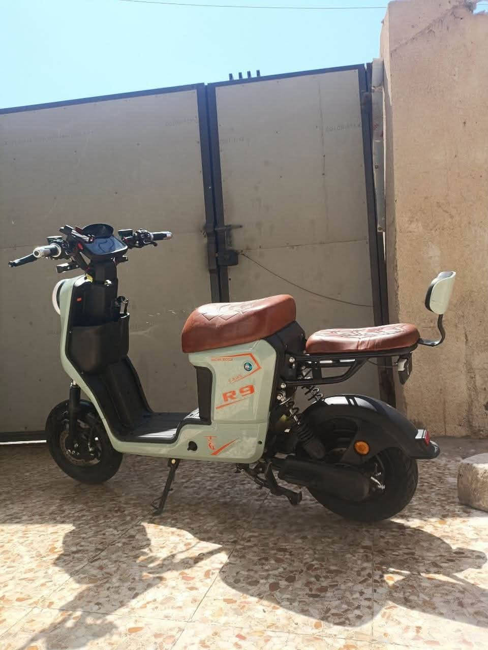 دراجة شحن اخو جديدة ستخدام قليل محافظ عليهة لون مميز بطارية احسن نوعية ٥بطاريات نوعهاR9 سعرها٤٧٥وبيهة مجال بسيط عنوان البصرة كرمة علي الهاتف***********
