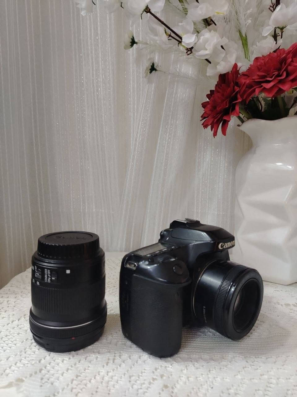 كانون 80d للبيع وياها وياها
عدسة 50mm وعدسة 10-18 الترا وايد

الملحقات 
بدي مع العدسة ال50 وعدسة ال10-18
وشاحنة وبطارية 

السعر 450 الف 

عنواني بغداد المحمودية 
***********
