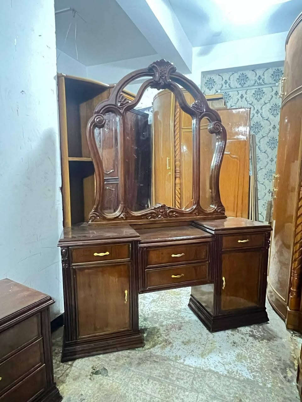 غرفه 6 باب ملحق صاج داخل وخارج ضهر جرجوبه شغل درجه اولى مستعمل موديل دنك زان مصري بغداد الأمين الثانية ***********
