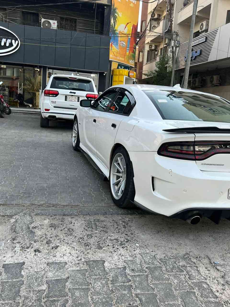 سلام عليكمS RT للبيع مواصفاتها معروفه فول حادثها چاملغ مال السايق سعرها 190وبيها مجال ***********
