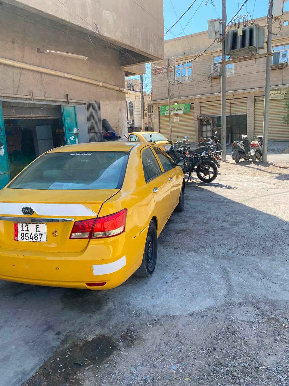 إسلام عليكم  بيوادي موديل ٢٠١٣G3
سياره مصبوغه عام لجماليه  
كير محرك كفاله تبريد  جديه شاده 
سياره خير من الله سعر سياره ٤١ بيها مجال 
مكاني بغداد الغزاليه 
رقم ***********
