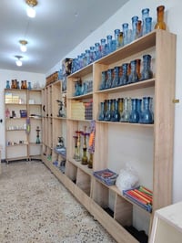 للبيع محل جكاير وناركيلات كامل بس تفتح ابيع شلع الاستفسار 07802010047