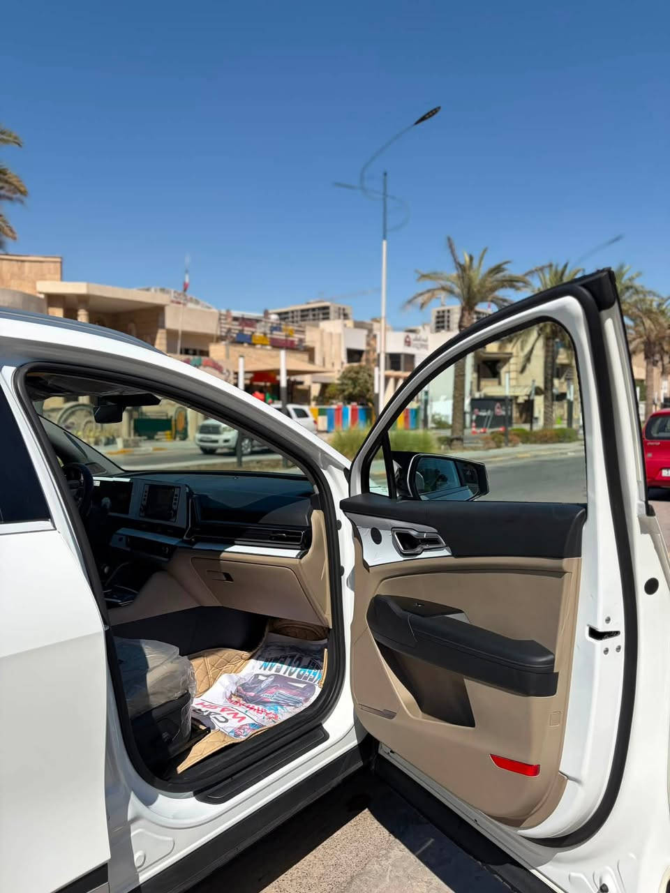 كيا سبورتج 2025 خليجي لون صدفي رقم بغداد الجديد وهزة جديدة سيارة مكفولة من  (صبغ-تبديل-دبل كود-فتح)
بيها فقط PDR بسيط جداً 3 اصابع في الباب سايق 
سيارة فول مواصفات قمارة حديد 
ماشية 23 الف كيلو متر
لون ابيض صدفي⭕️
تبريد بيانو ⭕️
نقطة عمياء ⭕️
تدفئة ستيرن وكشنات⭕️ 
واتو هولد 
مانع تزحلق
شفتات ستيرن 
كراسي ثنين كهرباء ⭕️
بصمة عدد ثنين 
ويل كبير ⭕️
صندوك كهرباء ⭕️
هند بريك كهرباء 
4 وضعيات قيادة 
كامرة خلفية دوارة 
شباك لد ⭕️
مري كهرباء 
حساسات امامي خلفي ⭕️
اريل ماوس 
قطعتين تبريد
محرك 2.0 دوش 
شاحن لاسلكي 
تحكم ستيرن 
دبل ايرباك 
سيارة فول للاخير عدا بنوراما
باسمي السيارة
مكانها بغداد المنصور حي المهندسين 14 رمضان 
هذا رقمي ***********
السعر 226 ورقة
