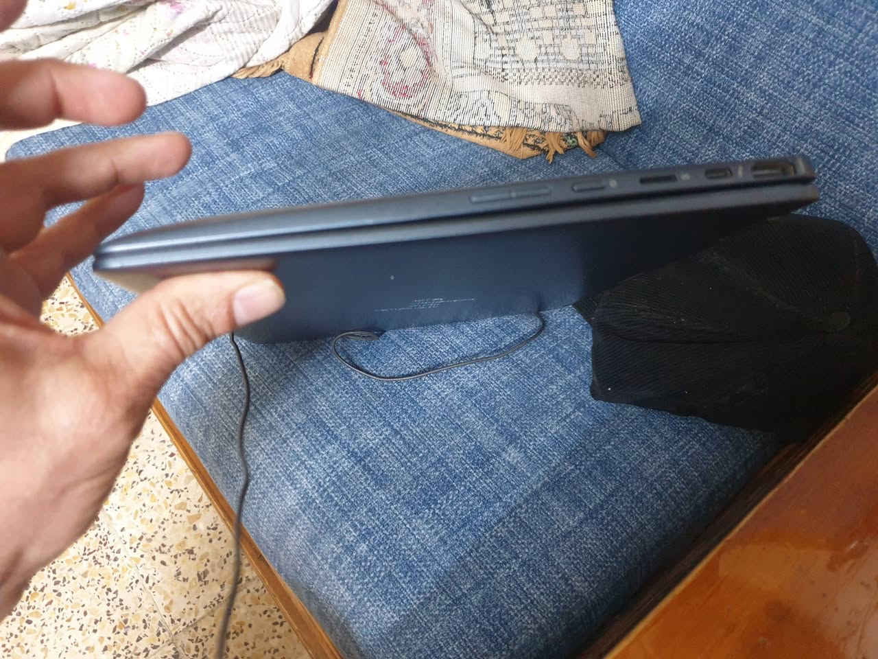 Hp dragonfly g3
Chrome os
Core i5 g12
Ram 16
Hard 256
Screen 13.5 2k tuch
2×1 360 
***********
