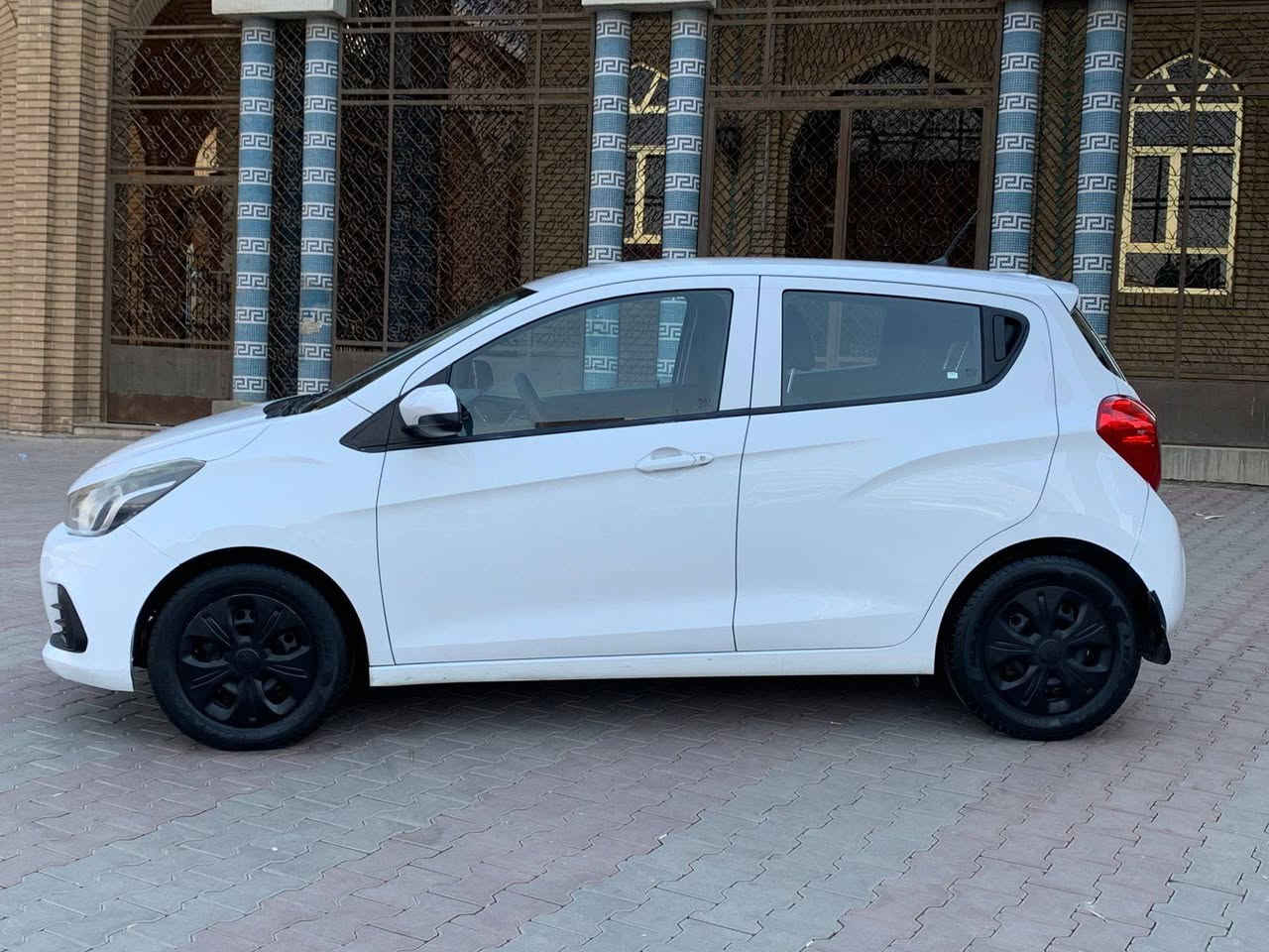 Chevrolet spark 2016
چوار پارچە و ساردە کوتەک ، تەبرید بێ کێشەیە و گێر و مەکینە نەکراوەتەوە و بەشەرت  هەزەو و سەنەوی بەسەر چووە و داوای 75 وەرەقە دەکەم و مەجالێکی برایانە.
ژمارە: ***********
