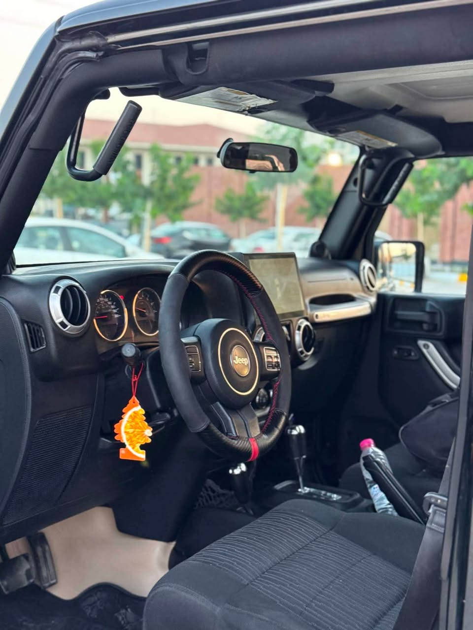 ...﷽...
Jeep wrangler 🇺🇸
جێب ڕانگلەر مۆدیل 2012 سفری خلیج (هارلم)
ڕەنگی زەیتوونی تۆخ ، کامل کراوە بە 2020
تایە و ویلی جەبەلی بۆ بەستراوە 
سەقفی پلاستیک مەرغووب 
گێر و مەکینە و کارەبایی بەشەرت 
ئەکسل و دەبڵ ئەکسلی بەشەرت 
تەبرید سارد و گەرم بەشەرت 
مەکینە مەرغووب 6 بستۆن 
سەنەوی ژینگە و ڕێگاوبانی تازەیە بە ناوی خۆمانەوەیە 
کامل سێرفز بۆ کراوە ، ڕۆنی مەکینە هایدرۆلیکی گێر 
سەیارەکەمان سفری ئێرەیە و بێ بۆیاخ (clean title )
سارد و بۆیاخ و پارچە گۆراوی نیە ...
ماوەی ڕۆشتنی سەیارەکە تەنها ١٢٠ هەزار کیلۆمەتر 
ژمارە موبایل لەسەر ڕەسمەکان دانراوە ..
شوێن سلێمانی السليمانية, العراق

نص مكتوب في الصور:
- ***********