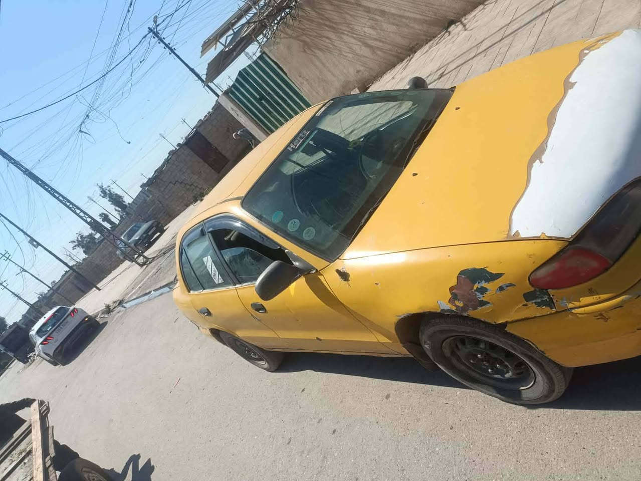 هونداي النترا موديل 95 
سعرها 13 وبيها مجال حك الجيه للتواصل ***********
