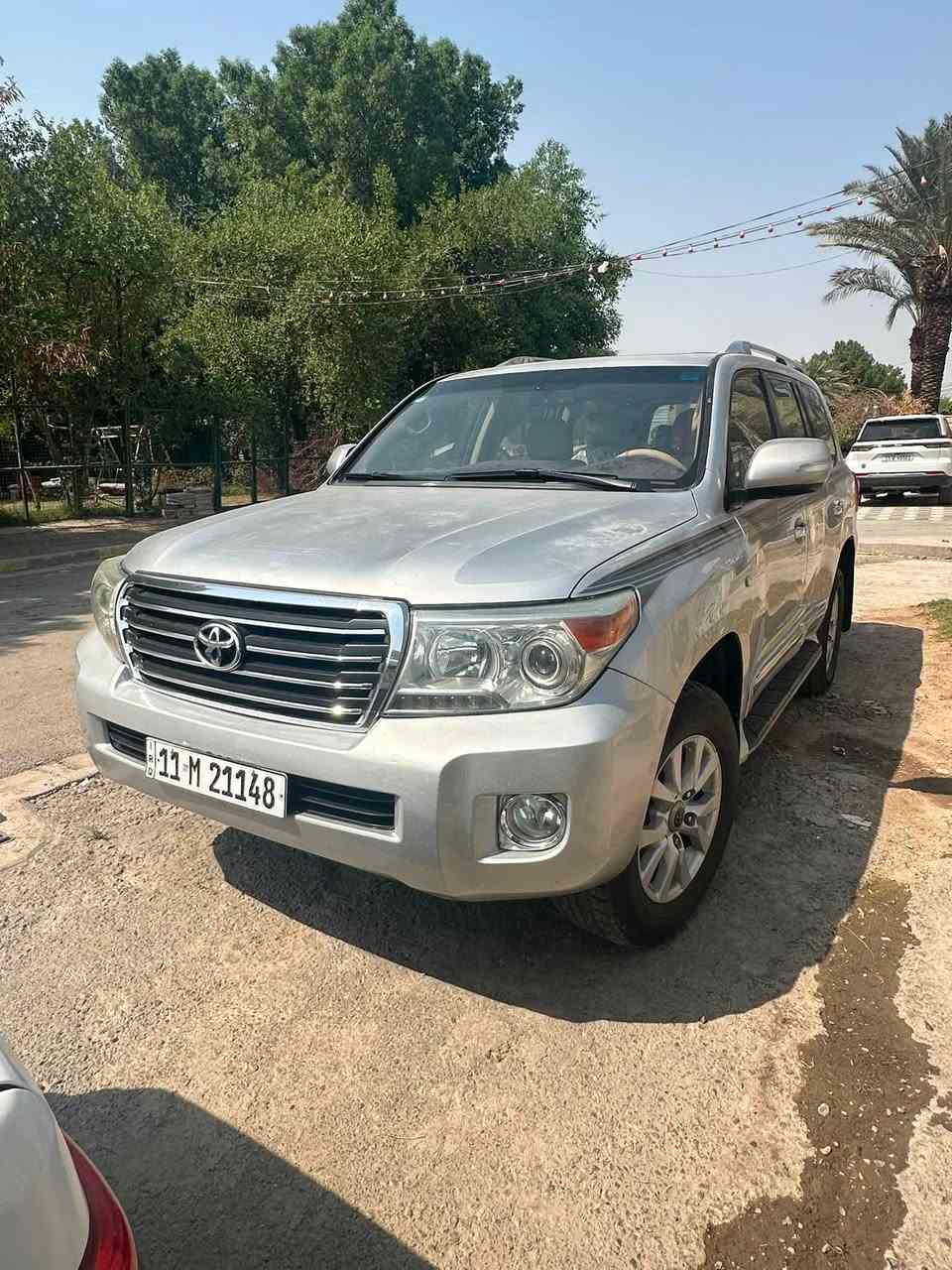 لاندكروز قطري 2009 بدون صبغ رقم بغداد ب اسمي سياره فتحه بصمه بصمه أبواب تخم تاير صدر امامي خلفي سياره نضيفه تبريد ثلج السعر 225  وبيه مجال مكاني بغداد ***********
